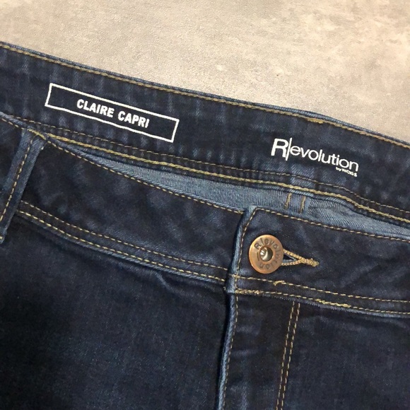 Jean Capris - Picture 5 of 6
